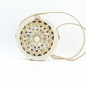 New Handmade Bali Boho Seashell Flower Pattern Rattan Crossbody Bag